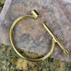 Elegant Gold Bracelet